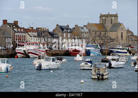 Kirche Saint-Nicolas, Barfleur, Angeln, Hafen, Manche, Region Basse-Normandie, Cotentin, Frankreich Stockfoto