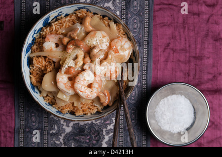 King Prawn und Cashew-Nüssen, mit gebratener Reis. Stockfoto