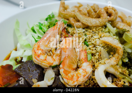 Reisnudeln mit Schweinefleisch und Fisch-Sauce, berühmten Thai-Küche Stockfoto