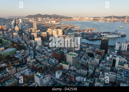 Busan Metropolitan City Panoramablick von Busan Tower im Yongdusan Park Stockfoto