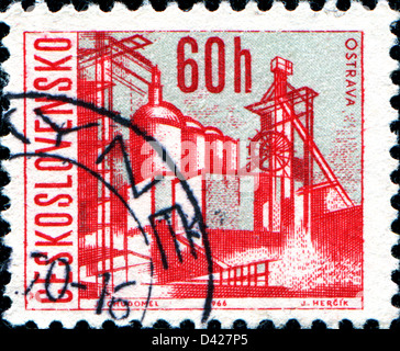 Tschechoslowakei - ca. 1966: Eine Briefmarke gedruckt in der Tschechoslowakei, zeigt der Stadt Ostrava, ca. 1966 Stockfoto