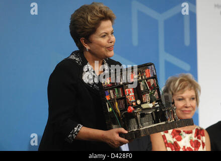 Brasilianische Präsidentin Dilma Rousseff während der Einweihung des Rio Art Museum, im Südosten von Brasilien, Rio De Janeiro am 1. März 2013. Foto: MARCOS DE PAULA/ESTADAO CONTUEDO Stockfoto