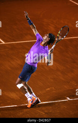 Acapulco, Mexiko - mexikanische Tennis Open 2013 - Rafael Nadal aus Spanien trifft eine dienen gegen Nicolás Almagro aus Spanien in das Halbfinale beim 5. Tag der mexikanischen Open. Stockfoto