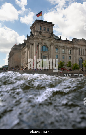 Berlin, Deutschland, die Wellen der Spree im Reichstag Stockfoto