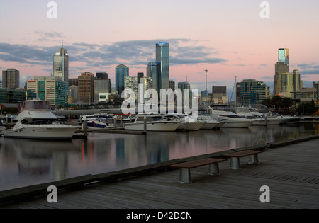 Melbourne, Australien, Yarras Rand mit der Marina in den Docklands Stockfoto