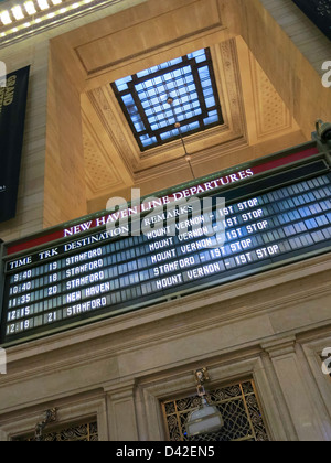 Metro North New-Haven Linie Abfahrtstafel, Haupthalle, Grand Central Station, New York Stockfoto