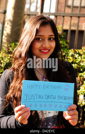 Nottingham.UK.2nd März 2013.Fans Warteschlange einige Tage, pop-Idol Justin Bieber bei Nottingham Capital FM Aera.Who ihr heute Abend führt zu sehen. Stockfoto