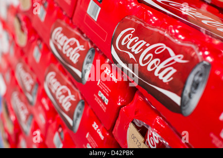 Coca-Cola-Produkten auf dem Display an einem Costco Wholesale Warehouse Club. Stockfoto