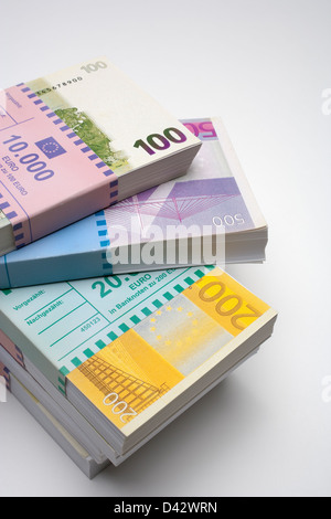 Freiburg, Deutschland, Geld Stapel mit Euro-Banknoten Stockfoto