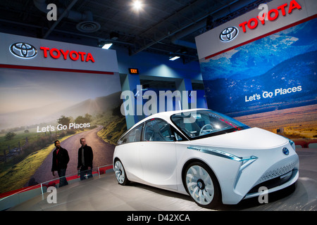 Ein Toyota FT-Bh Hybrid Concept Car auf dem Display an der 2013 Automesse in Washington, DC. Stockfoto