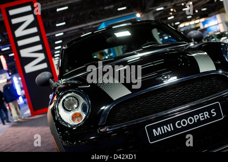 Mini Cooper S auf dem Display an der 2013 Automesse in Washington, DC. Stockfoto