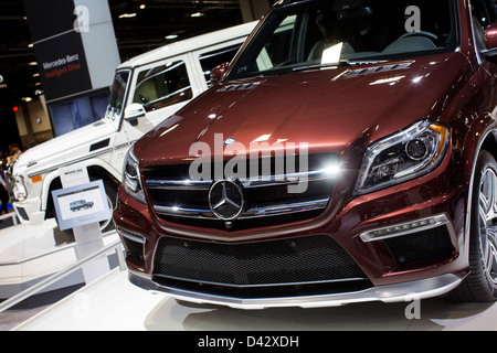 Mercedes-Benz Fahrzeuge auf dem Display auf der 2013 Automobilmesse in Washington, DC. Stockfoto