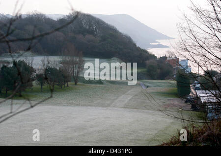 Swansea, Wales, Großbritannien. Sonntag, 3. März 2013. Schwere am frühen Morgen Frost auf dem Golfplatz bei Langland Bucht in der Nähe von Swansea nach einer kalten Nacht. Bildnachweis: Phil Rees / Alamy Live News Stockfoto