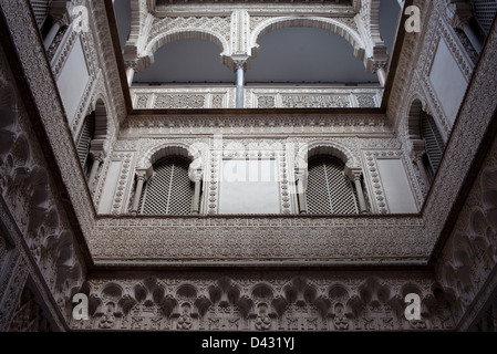 Innenhof der Puppen in der königliche Palast (Real Alcazar) von Sevilla, Andalusien, Spanien. Stockfoto