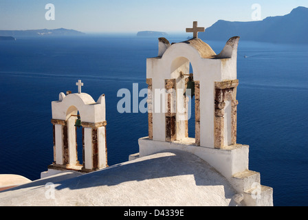 Griechischen typische Kirche in Stadt Oia, Santorini (Thira) Insel in Griechenland Stockfoto