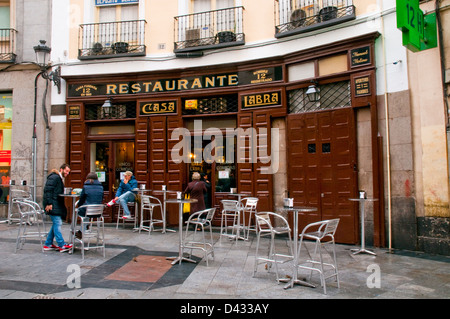 Fassade des Casa Labra Restaurant. Madrid, Spanien. Stockfoto