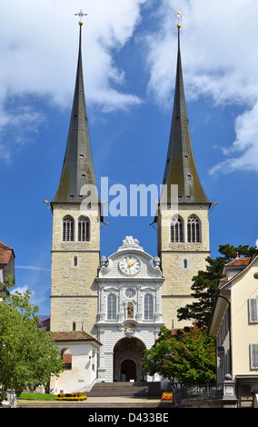 Hofkirche-Kathedrale in Luzern ist als die Kirche St. Leodegar bekannt. Schweiz Stockfoto