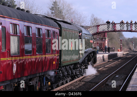 Dampf Lok 60009 Union of South Africa Appleby Bahnhof mit einem Cumbrian Mountain Express Sonderzug. Stockfoto