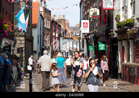 Kirche-Straße, Whitby, North Yorkshire, England, Vereinigtes Königreich. Stockfoto