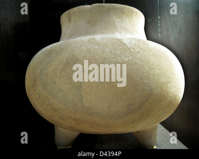 wunderschön geformt transluzente geschnitzten Stein Glas mit Monte Alban Grab 7 Schatz im Museum von Oaxaca Kulturen Mexiko angezeigt Stockfoto