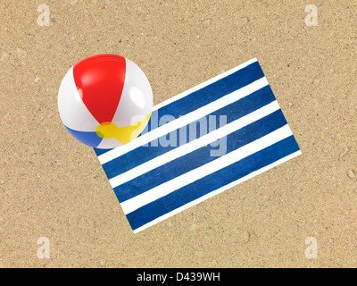 Eine konzeptionelle Strand Bild mit sortierten Strandzubehör Stockfoto