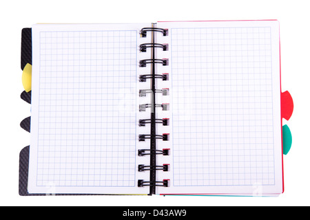 Büro-Notebook isoliert auf weiss. Zurück zum Schulkonzept. Post-it Note. Stockfoto
