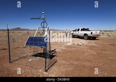 Fernbedienung, solar powered wireless seismische Station in der Wüste des südlichen New Mexico USA Stockfoto