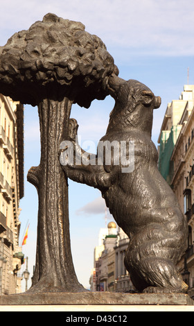 Madrid Spanien Puerta del Sol Bär und Erdbeerbaum Statue das Symbol der Stadt Madrid Stockfoto