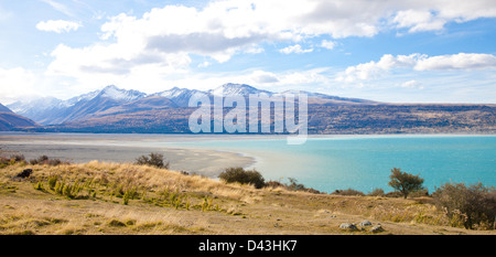 Wunderschöne Panorama-Landschaft Tasman türkisfarbenen See im Herbst Mt. Cook Nationalpark Südalpen Berg Täler Neuseeland Stockfoto