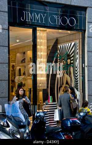 Jimmy Choo Designer Luxusboutique speichern im Mailänder Modeviertel Lombardei Italien Europa Stockfoto