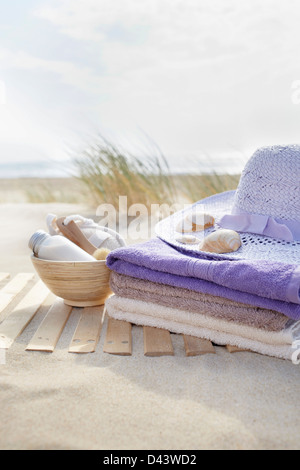 Baden-Produkte, Handtücher und Sonnenhut, Cap Ferret, Gironde, Aquitanien, Frankreich Stockfoto