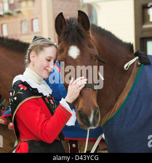 Schlitteda Festival Pferd Schnee Schweiz Schweizer Stockfoto