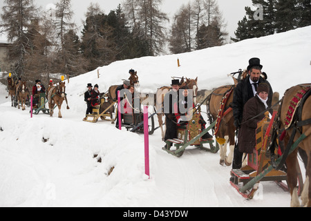 Schlitteda Festival Pferd Schnee Schweiz Schweizer Stockfoto