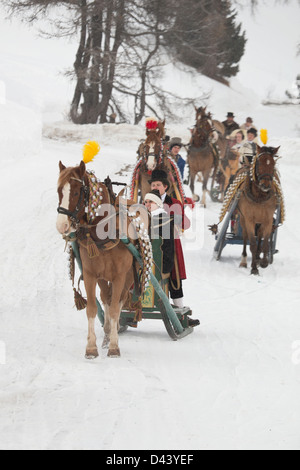 Schlitteda Festival Pferd Schnee Schweiz Schweizer Stockfoto