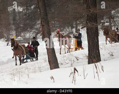 Schlitteda Festival Pferd Schnee Schweiz Schweizer Stockfoto