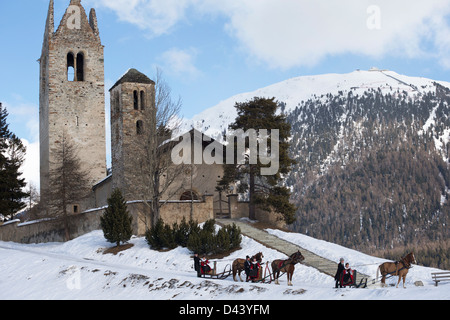 Schlitteda Festival Pferd Schnee Schweiz Schweizer Stockfoto