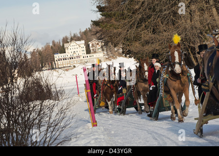 Schlitteda Festival Pferd Schnee Schweiz Schweizer Stockfoto