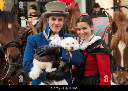 Schlitteda Festival Pferd Schnee Schweiz Schweizer Stockfoto