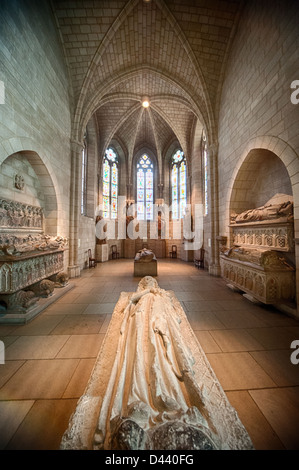 Eine Krypta in The Cloisters und Gärten, Fort Tryon Park in New York City. Stockfoto