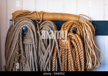 Nahaufnahme der gewickelte Seile hängen an Haken, Zitadellenhügel, Halifax, Nova Scotia, Kanada Stockfoto