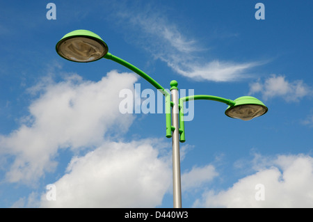 Straßenbeleuchtung und Himmel, Juvignac, Herauly, Languedoc-Roussillon, Frankreich Stockfoto