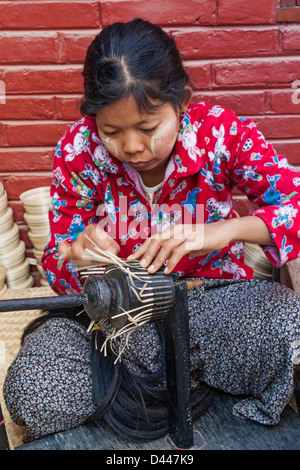 Myanmar, Bagan, Lacquerware Maker Stockfoto