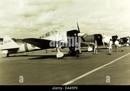 Die Mitsubishi A6M Zero war ein Langstreckenflugzeug, das während des Zweiten Weltkriegs von der japanischen Kaiserlichen Marine eingesetzt wurde und für seine Agilität und Geschwindigkeit bekannt war. Die Zero spielten eine wichtige Rolle in den frühen pazifischen Schlachten, einschließlich Pearl Harbor und Midway. Stockfoto