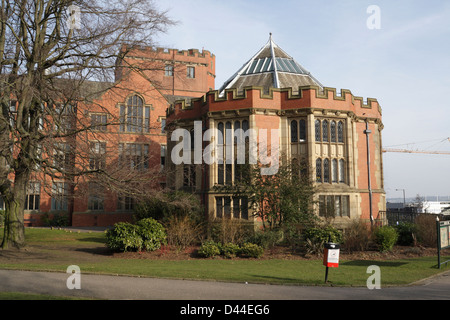 Die University of Sheffield, England, Firth Court Building mit seinen Red Bricks. Hochschulbildung und Lernen Stockfoto