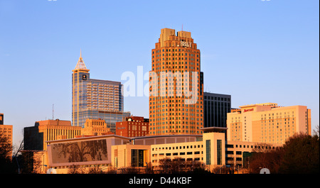 Skyline von Raleigh, North Carolina, North Carolina, am Nachmittag Sonne Licht. Stockfoto