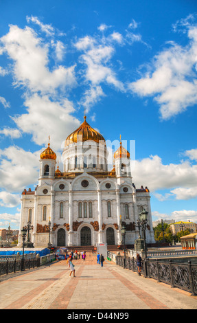 Tempel von Christus dem Erlöser in Moskau. Mit einer Gesamthöhe von 105 m (344 ft) ist es die höchste orthodoxe christliche Kirche. Stockfoto