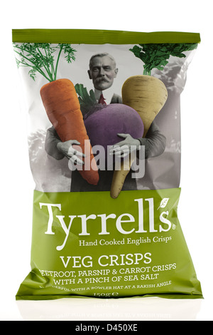 Große Tasche 150 Gramm Tyrrells Hand gekocht Englisches Gemüse Chips Stockfoto