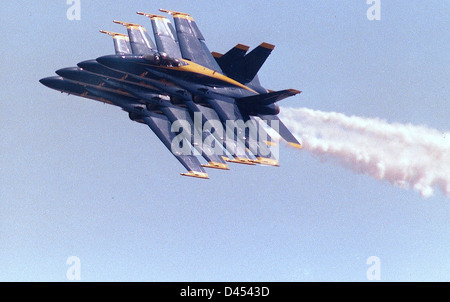 Blue Angels United States Navy Flight Demonstration Squadron, "Blaue Winkel," blau, "Insignia" gelb Stockfoto