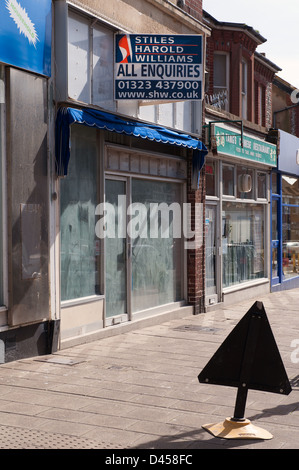 Geschlossene Geschäft, Broad Street, Seaford Stockfoto