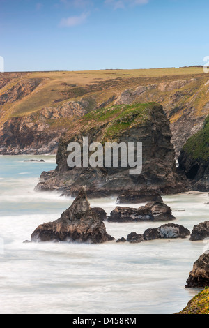 Ein Blick in Richtung Bedruthan Steps in North Cornwall. Stockfoto